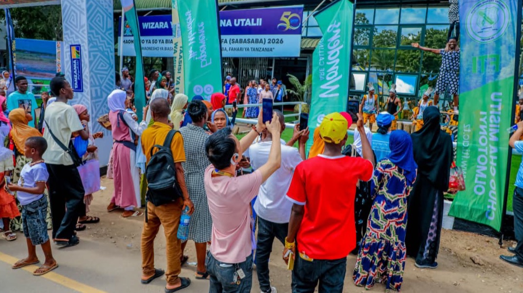 BANDA LA MAKUMBUSHO YA TAIFA LA TANZANIA LAENDELEA KUVUTIA MAELFU YA WAGENI KATIKA MAONESHO YA 50 YA KIMATAIFA YA BIASHARA (SABASABA 2026)
